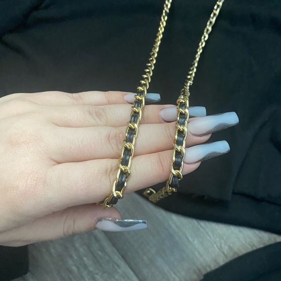 New with tags! FN cropped hoodie with gold chain - Picture 3 of 4